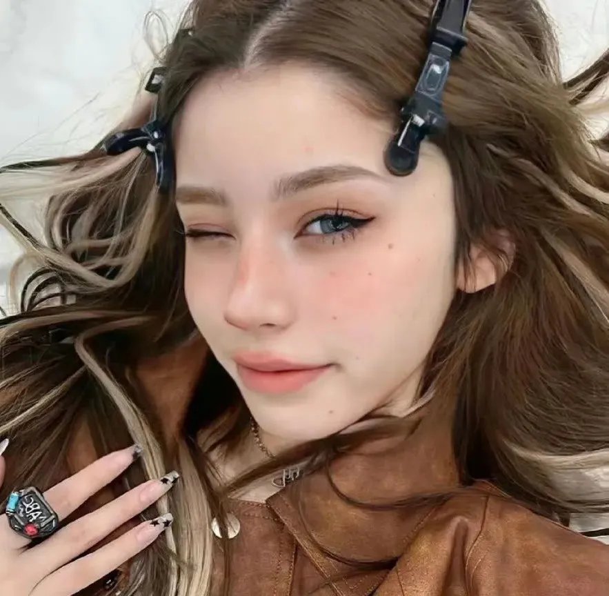 追忆潸然封面
